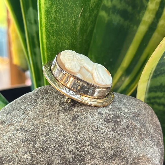 Gold filled Cameo Brooch - Picture 5 of 7